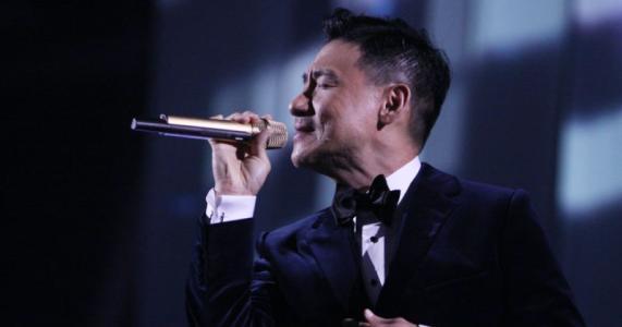 为什么歌神张学友,唱歌没有吸气的声音?