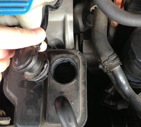 迈腾碳罐电磁阀在哪