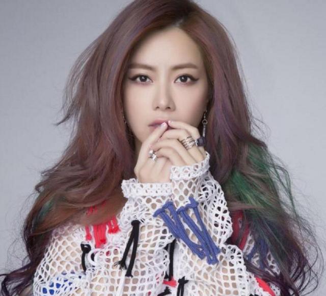 女歌手拒陪酒_因拒陪酒遭雪藏,今强势复出月入150万,网友:好漂亮!