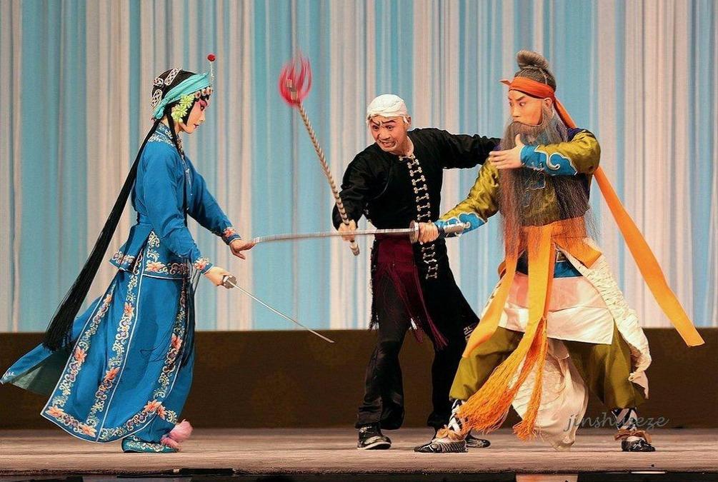 视频:85年孙岳, 王馥荔表演 京剧《打渔杀家》,经典国粹,百看不厌!