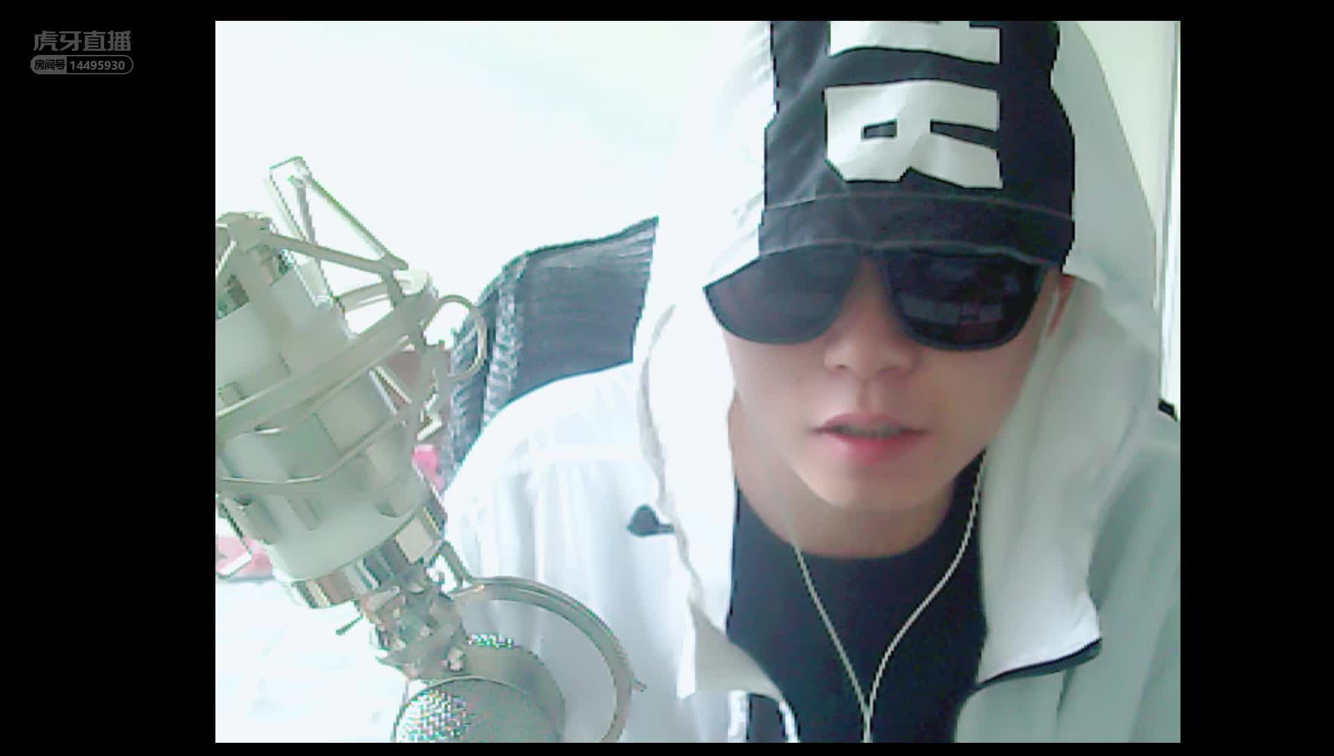 主播小旭 爱喝酒  神级搞笑模仿gai的歌曲 天干物燥 全程跟唱 要的是