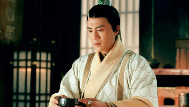 凿壁借光的后续,匡衡当了宰相成大贪官,死后坟墓被挖仅剩残碑