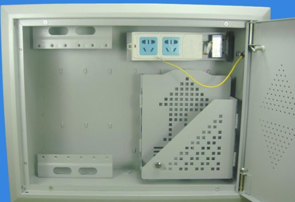 家装时猫与路由器放入多媒体箱内信号好吗
