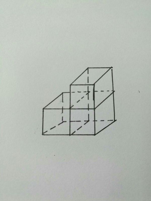 一个几何体从三个方向看到的形状,如图所示,则这个几何体的体积是
