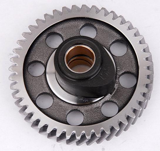 顶杆125摩托车下摇臂凸轮的平面是不是斜的