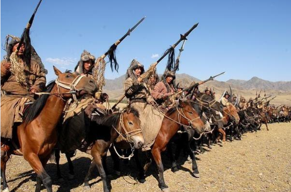 为什么古代的战马也要穿盔甲?这样不会成为负担吗?