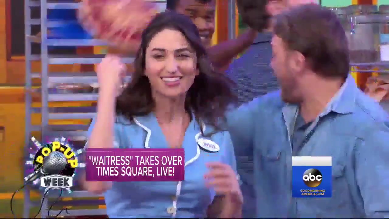 [图]Sara Bareilles and the Broadway Cast of Waitress Perform on GMA