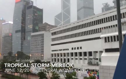 [图]20170612老外在香港拍摄“八号风球”苗柏袭击香港时的景色