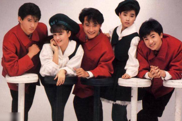 论作词作曲唱功,草蜢和小虎队谁更胜一筹?