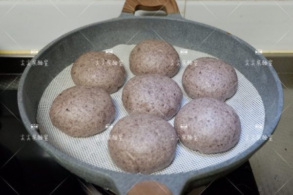 米粉馒头是用大米粉做的吗?