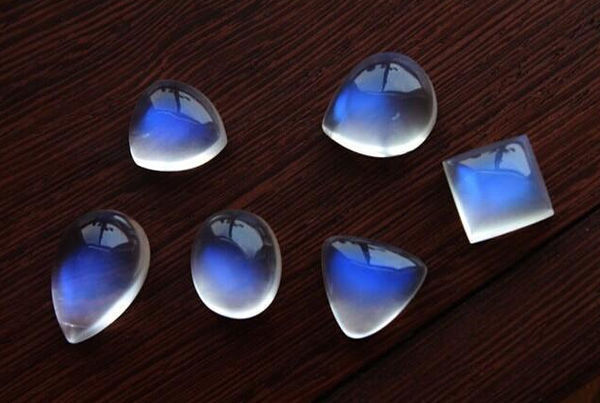 日光石和月光石长什么样子