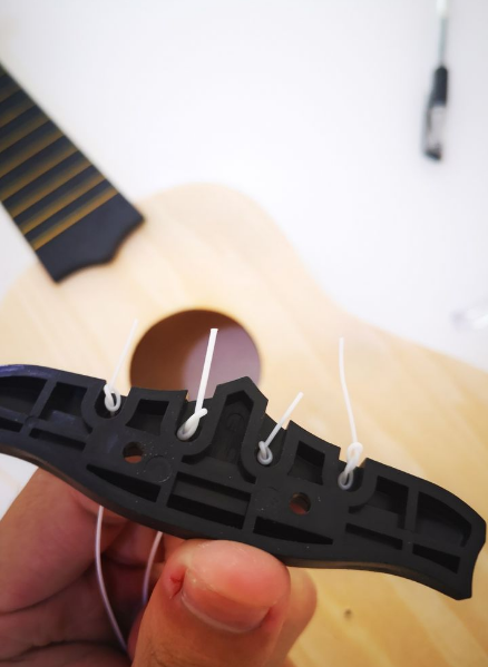 尤克里里安装步骤是什么?