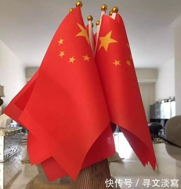 跨年联欢会发的朋友圈句子