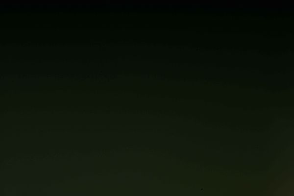 单反相机从取景器镜头里面看不到外面图片,就