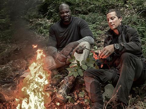 荒野求生贝爷杀野猪是那集?