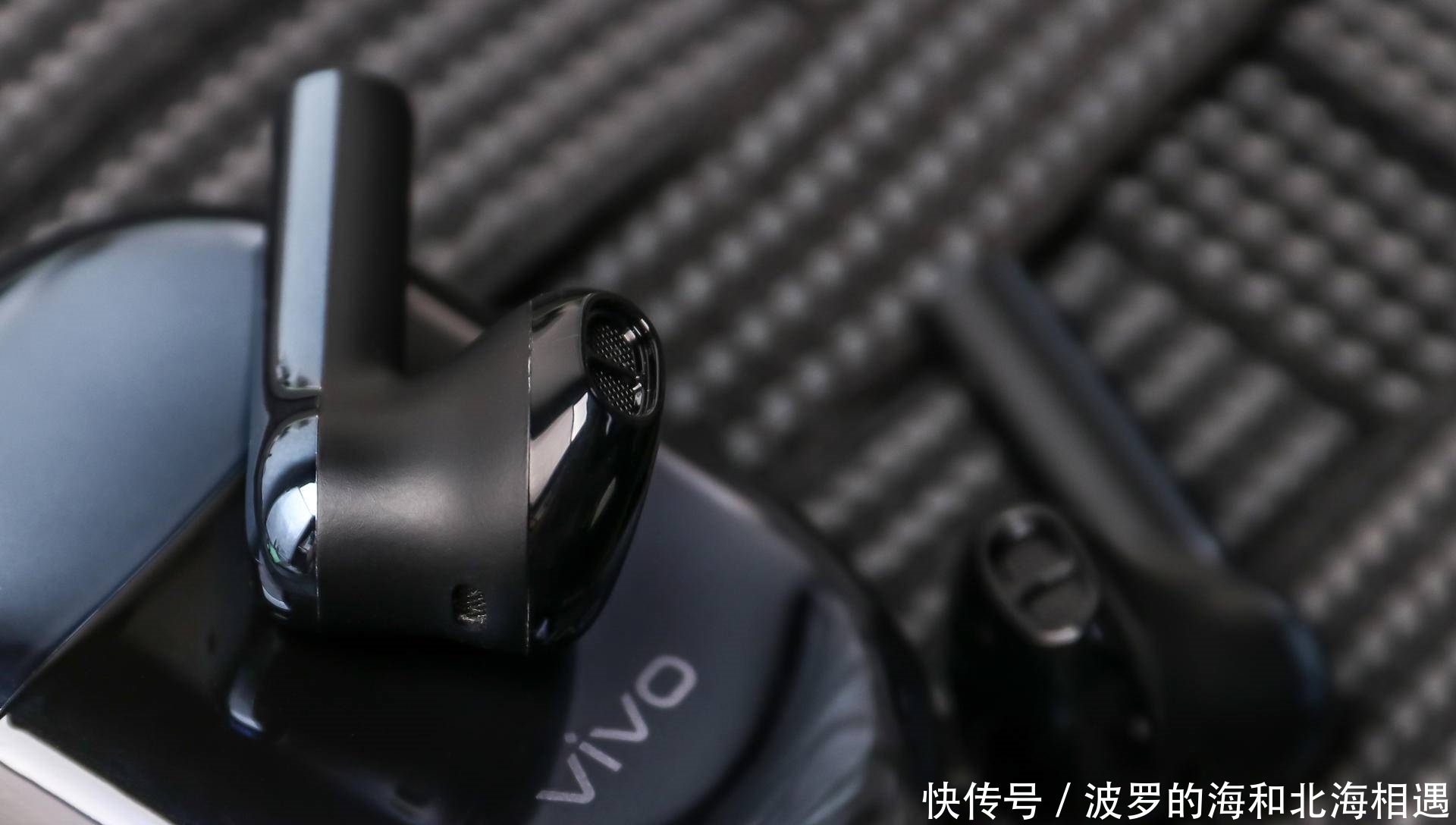 普通蓝牙耳机和Airpods的