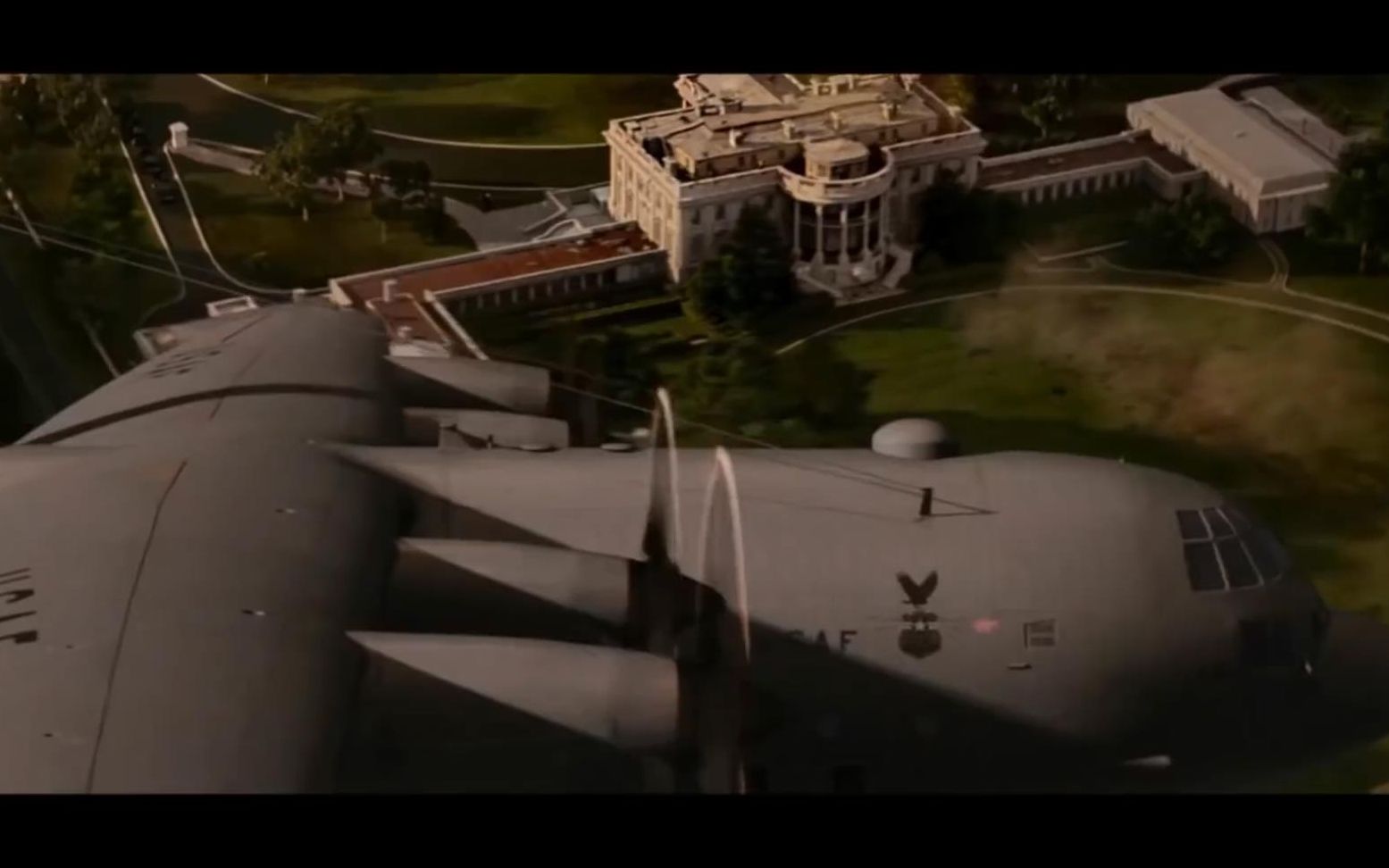 空中炮艇打白宫的电影图片