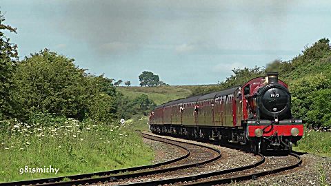 英国蒸汽机车 gwr hall class-5972 哈利波特"霍格沃茨特快列车"旅游