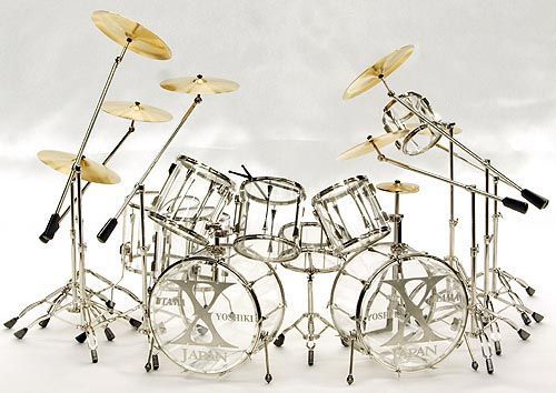 yoshiki是用爵士鼓还是架子鼓?