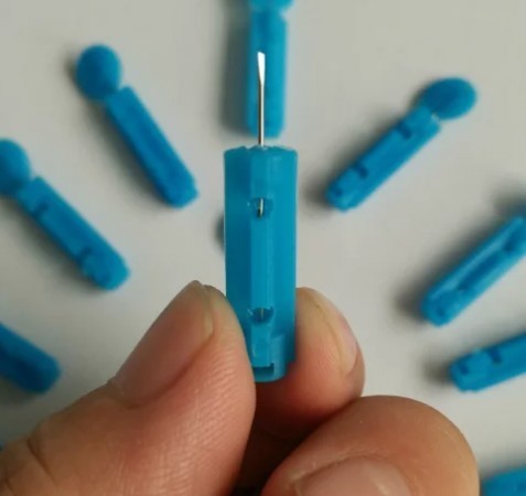 知道针刀是一项什么技术吗,让人那个刀一顿切