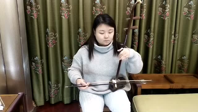 二胡独奏《 拔根芦柴花》,旋律优美,丝丝入扣,动人心弦超好听!