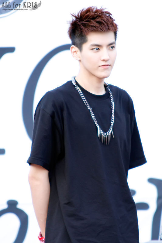 o型 吴亦凡官方艺名:kris 中文本名:吴亦凡 韩文名: 外文名:kevin