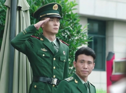 卫然围堵郑志勇大胆示爱 不料遭林毅目睹360视频上传时间:10月前时长