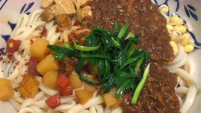 陕西特色面食油泼棍棍面二合一,来 陕西一定要来碗面