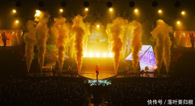 张艺兴深圳站演唱会