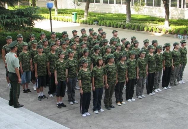 幼师让孩子自己打