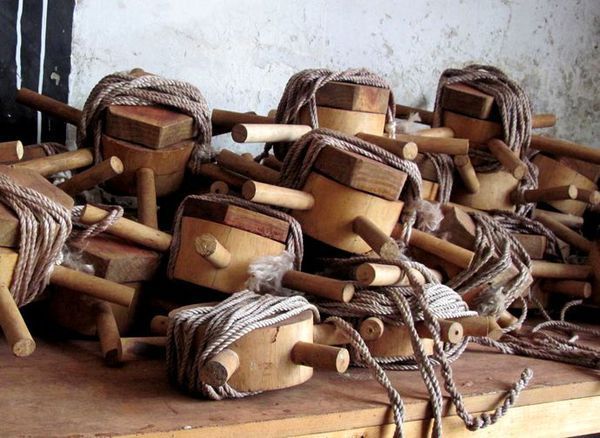 二胡蒙皮用工具