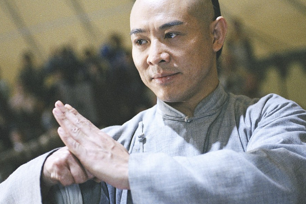 传承3000年的"抱拳礼"为何是以左手抱右手呢?