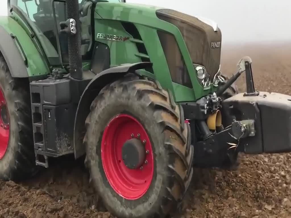 超级 拖拉机  拖拉机中的747,一天耕四千亩,1100马