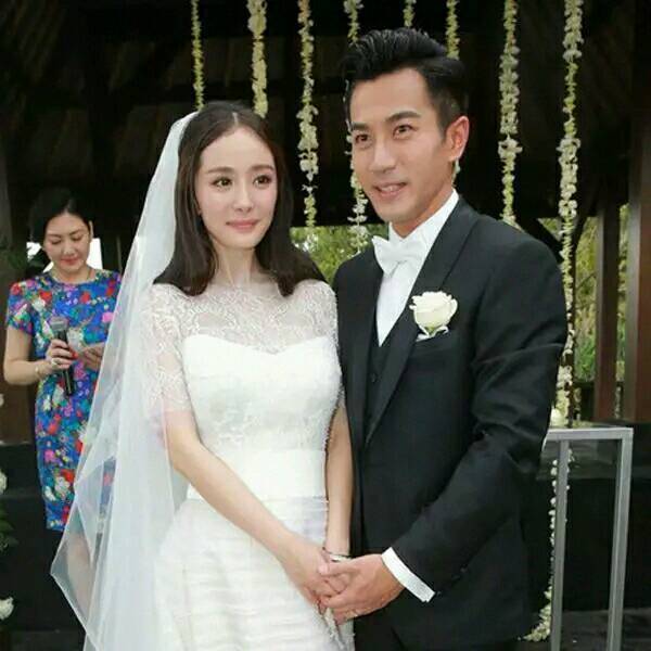 杨幂结婚的时候穿的婚纱是什么牌子啊