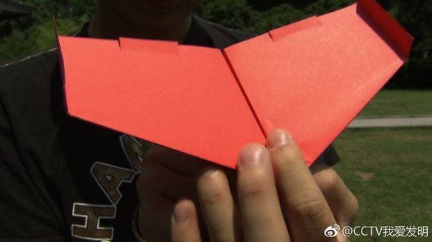 张春的快乐号弹射纸飞机怎么做