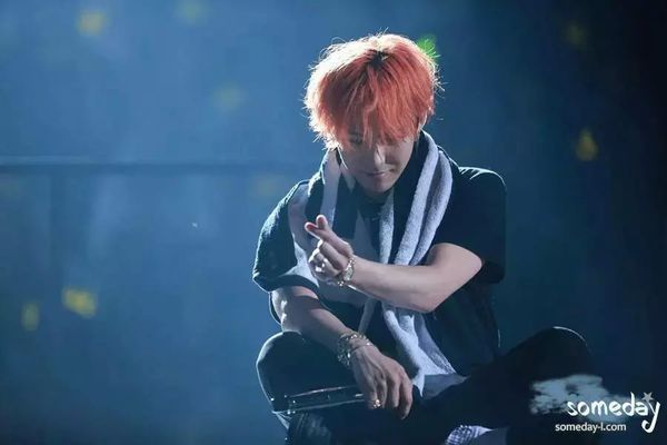 bigbang表示爱的手势?