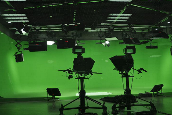 科幻电影的特效和绿幕有什么关系?绿幕具体是做什么的?