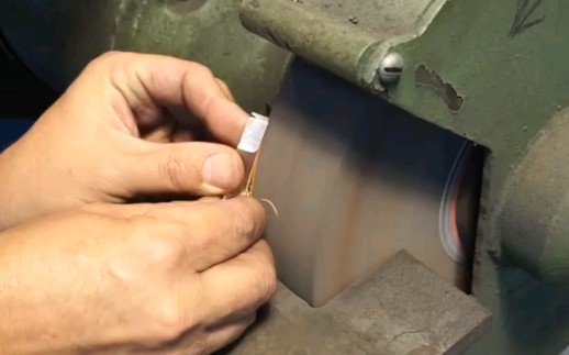 车间基础技术: 车刀刃磨:教学:断屑槽