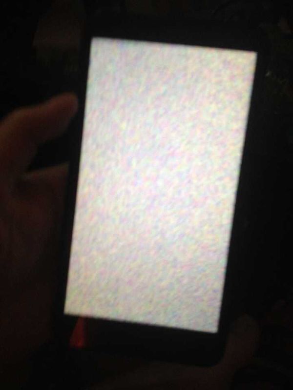 诺基亚1320这是什么问题,屏幕坏了吗 需要换屏