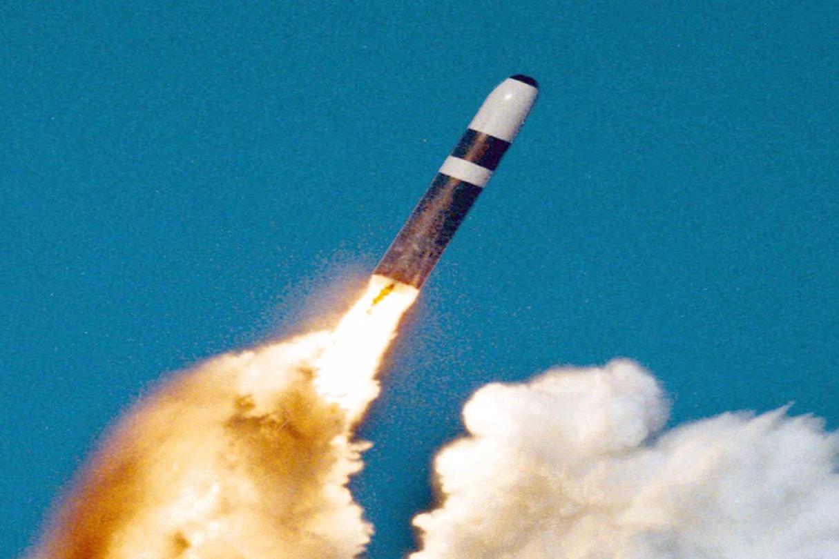 视频:16枚洲际核导弹齐刷冲出水面爆炸当量1600万吨超广岛原子弹.