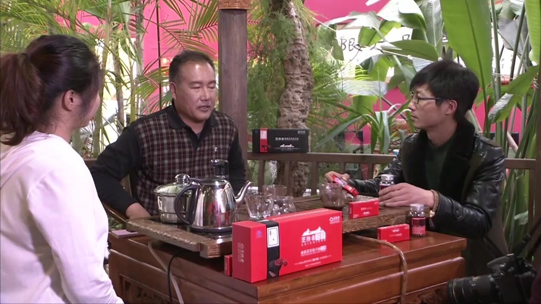 演员 b>关新伟 /b>现身说法-戒烟—搭伙网拍摄