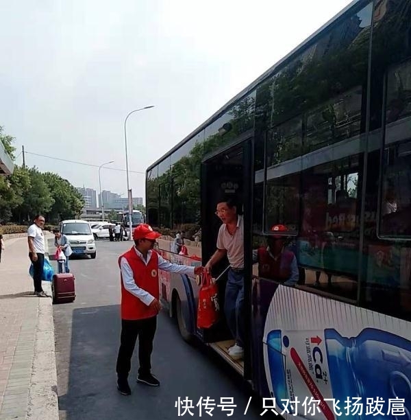 挨着郑州火车站的汽车站