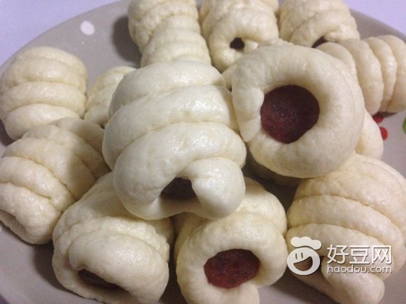 奶香香肠毛毛虫卷的做法