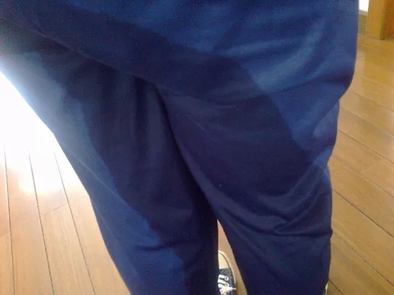 中学女生尿裤子怎么办