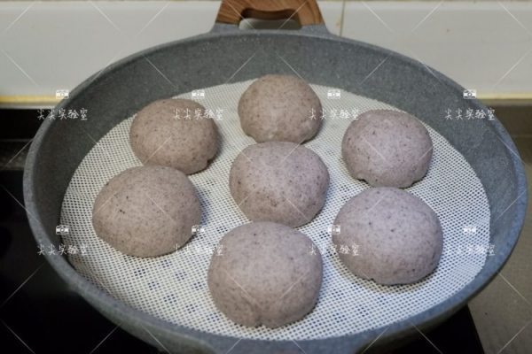 米粉馒头是用大米粉做的吗?