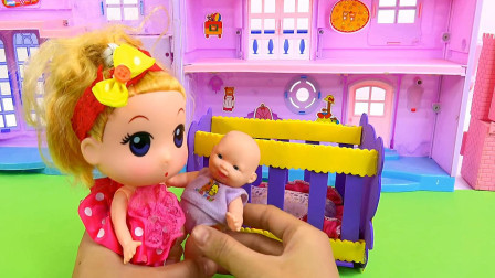 亮亮玩具芭比娃娃手工制作婴儿床玩具教程,婴幼儿宝宝过家家游戏视频