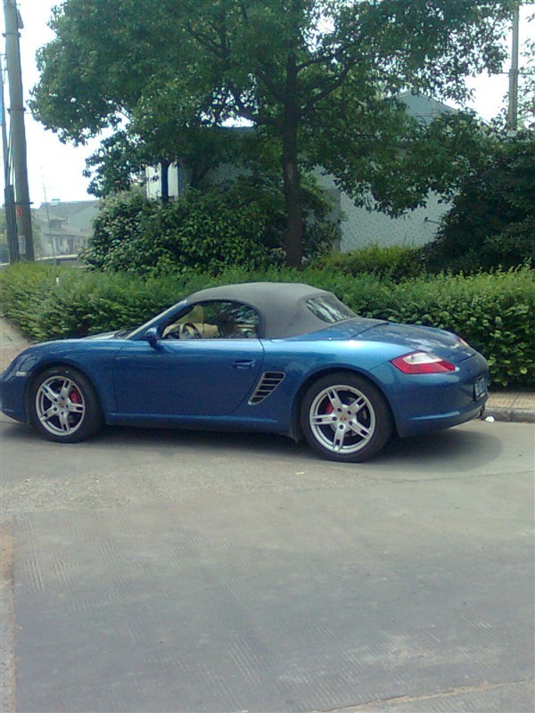 这辆蓝色保时捷是什么型号