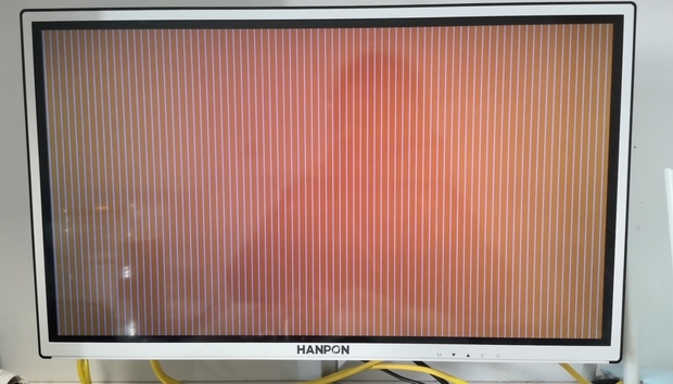 电脑蓝屏后重启橙屏