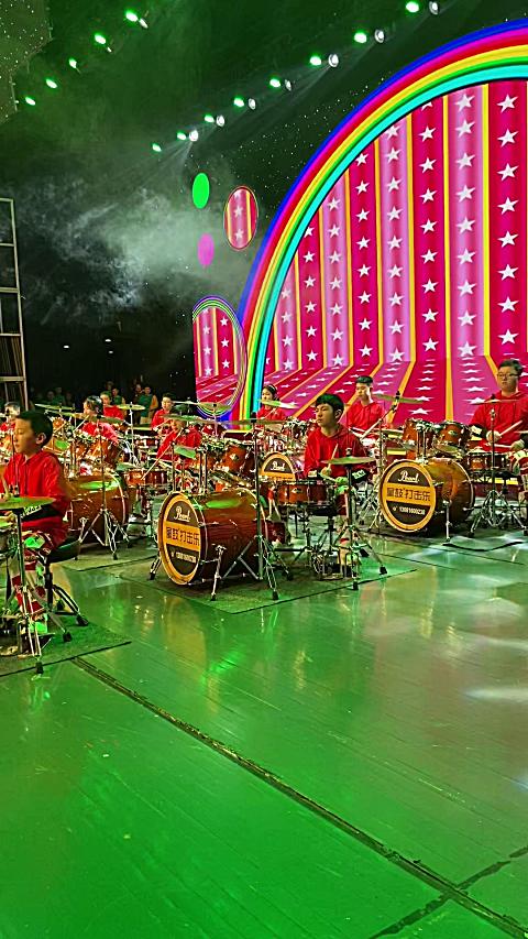 2020 年烟台电视台少儿春晚架子鼓表演《98k》