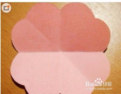 top4:花的形状 剪完后会像上图一样,打开后会是花的形状.